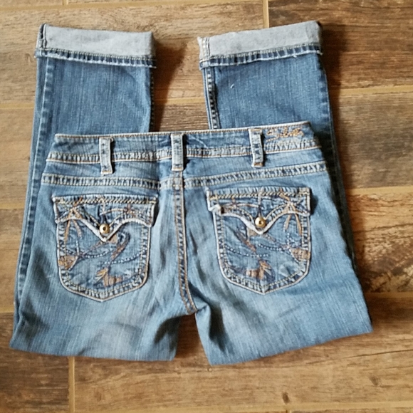 SILVER Capris - Picture 2 of 8